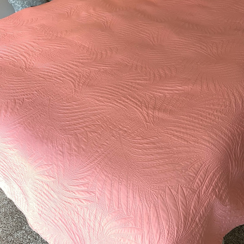 Sleeping Partners Quilted Coverlet‎ Full/Double Coral Orange Embroidered Floral